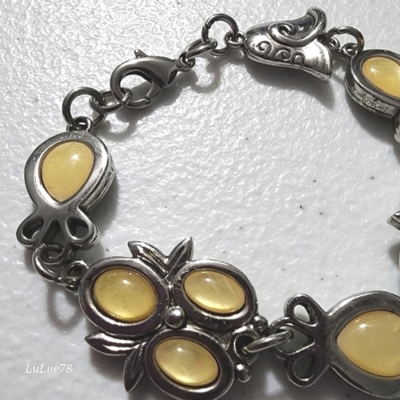 Silvertone and Yellow Gemstone Bracelet - Picture 2 of 8
